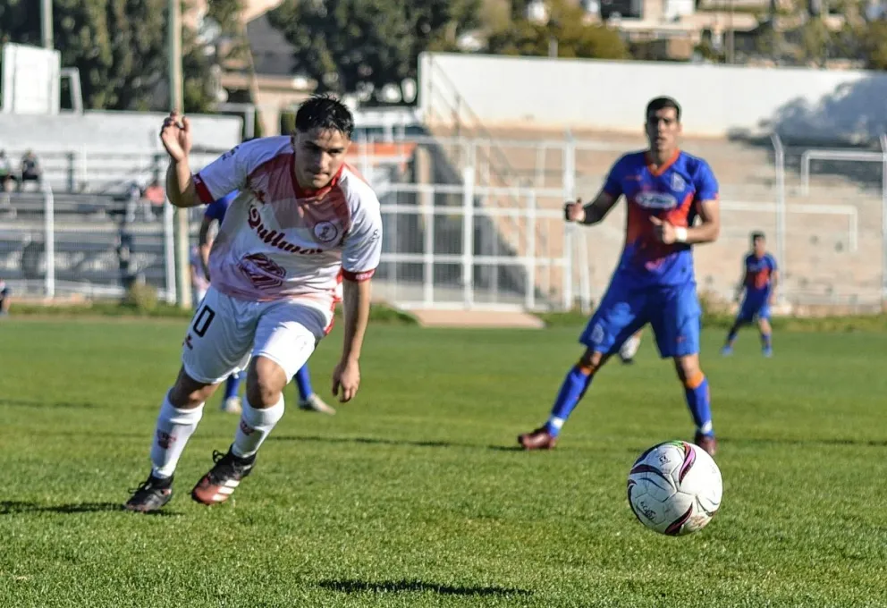 Huracán dejó sin invicto a la C.A.I. y abrió el campeonato
