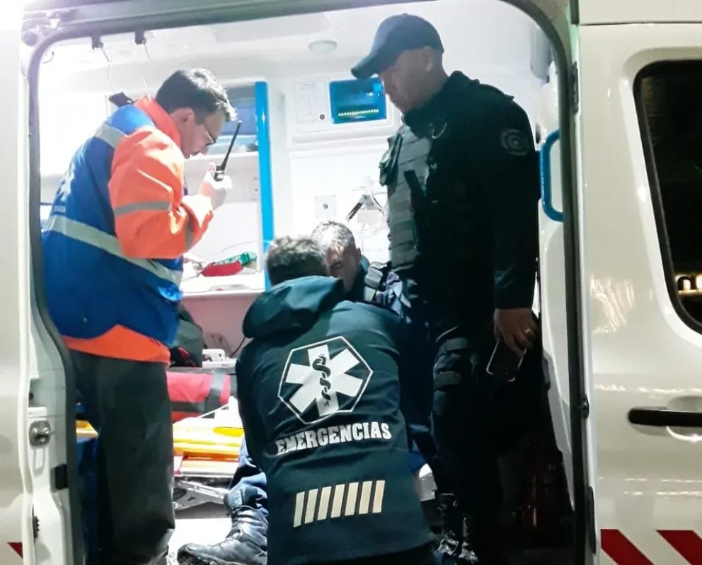 Cinco policías tuvieron que ser asistidos por inhalación de humo durante el incendio en el Center