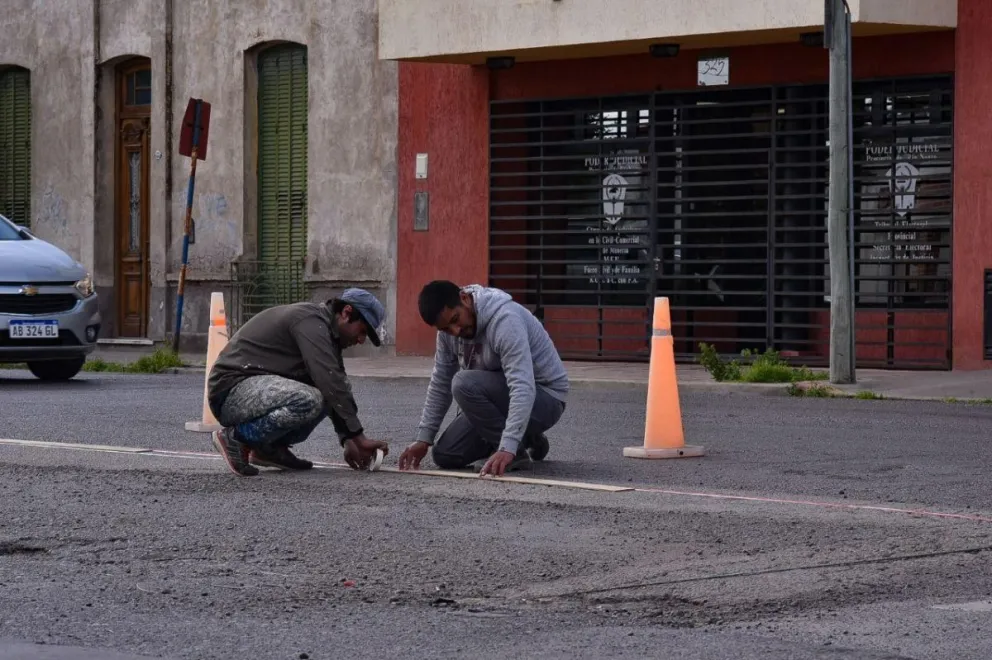 Los “Cajones azules” para la estiba de mercadería vedan el estacionamiento en determinados horarios