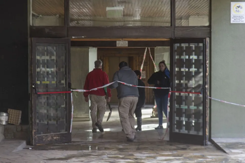 El incendio en el Bariloche Center se habría originado por un cortocircuito