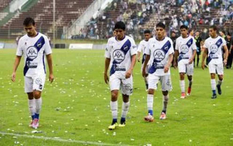 Juventud Antoniana perdió y se aleja de los puestos de clasificación