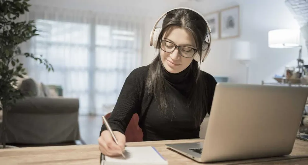 Importante empresa busca empleados con modalidad híbrida y ofrece sueldos de $150 mil: puestos vacantes