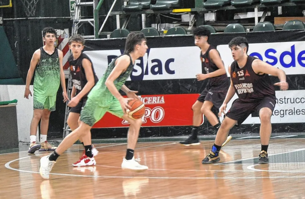 Triple alegría para Gimnasia