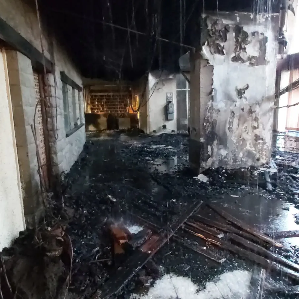 La Jefatura de Policía reconoció la labor durante el incendio