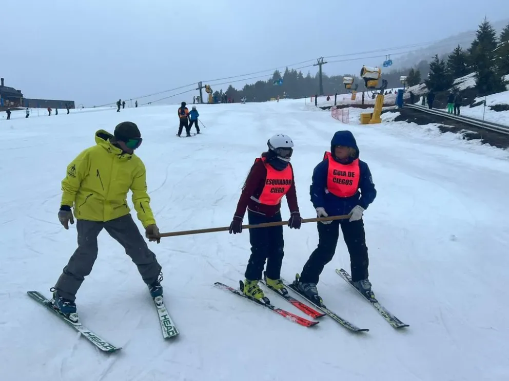 La Fundación Desafío Bariloche reafirma su compromiso con el esquí "accesible y adaptado"