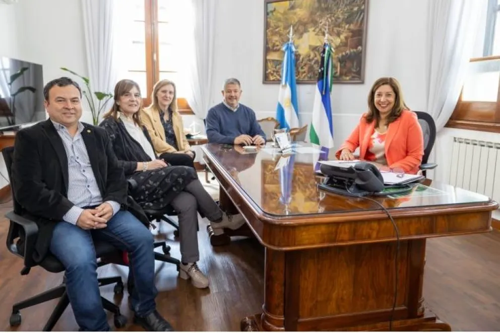 La UNCo anunció a la gobernadora Carreras que se suma al proyecto Hidrógeno Verde
