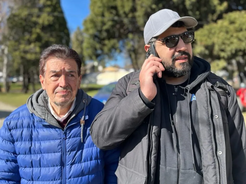 Incendio: Llegó con un amigo el sábado, ayudó a rescatar personas y ahora lucha por su vida