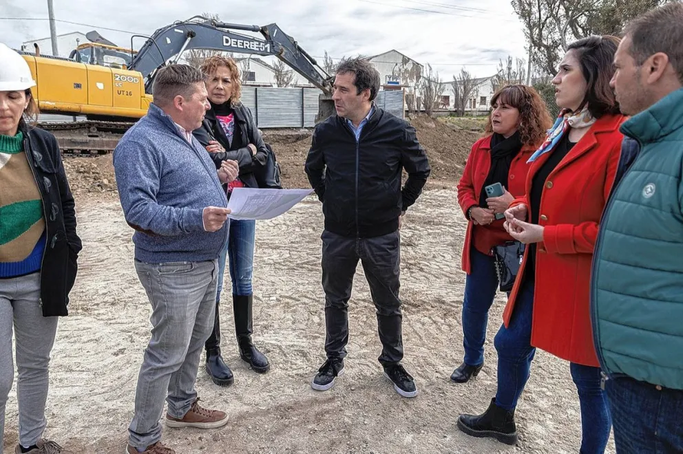 Luque recorrió la obra del Centro Territorial de Género de zona norte