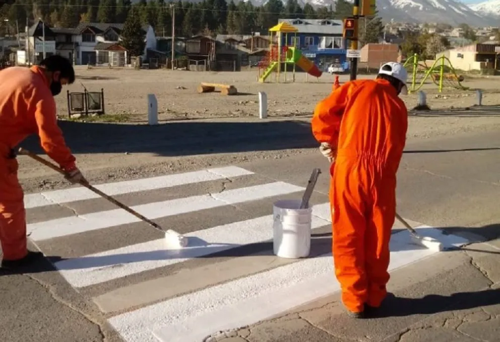 Tránsito restringido por obras de bacheo y pintadas de sendas peatonales