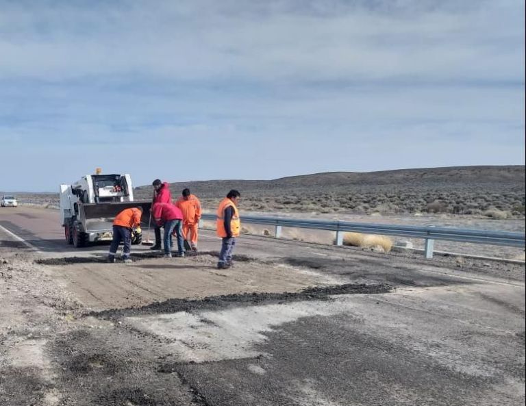 Vialidad Nacional continúa con las tareas de bacheo en la Ruta 23 ...