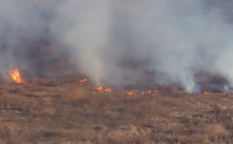 El fuego avanza descontroladamente: 26 son los focos de incendio activos en el norte