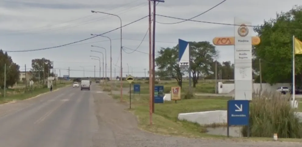 Chocaron dos motos frente a la estación de servicios ACA