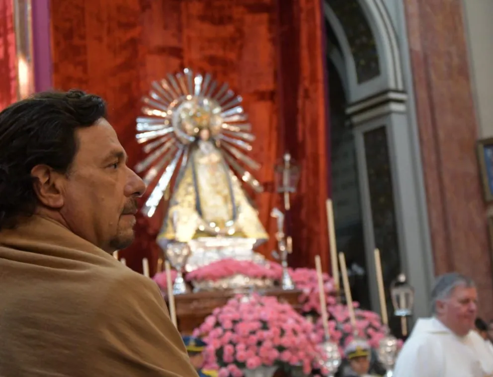 Gustavo Sáenz dijo presente en la primera jornada del Milagro