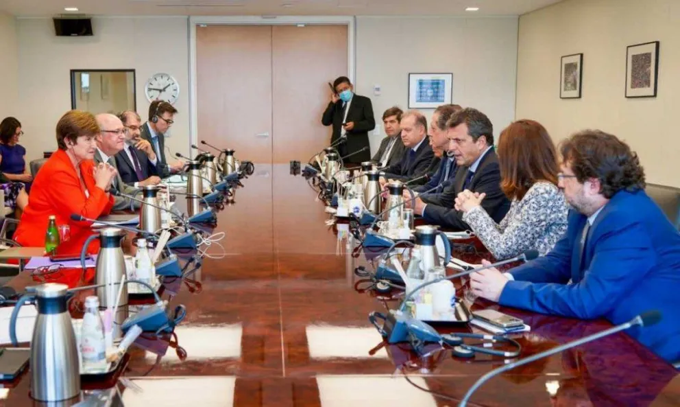 Argentina enfrenta una inflación "devastadora", advirtió la titular del FMI