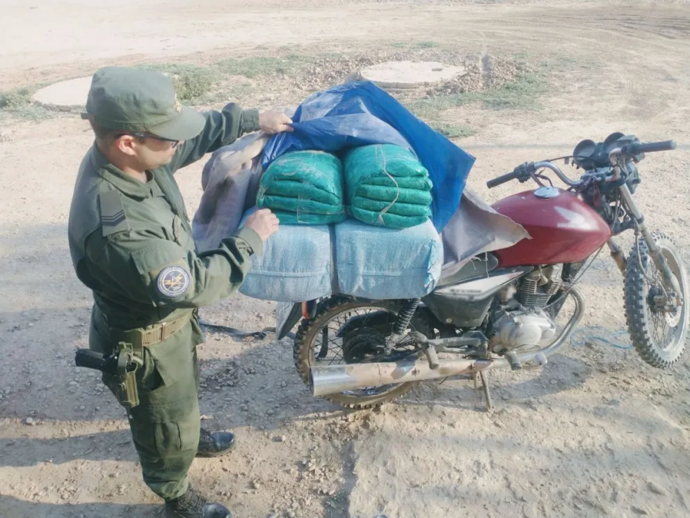 Tarde agitada para Gendarmería debido al transporte de mercadería ilegal