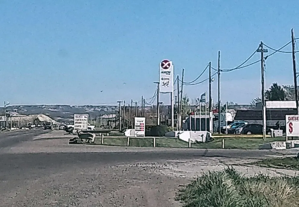 Roban camión con millonario cargamento de televisores led en caso de piratería del asfalto ocurrido cerca de Trelew