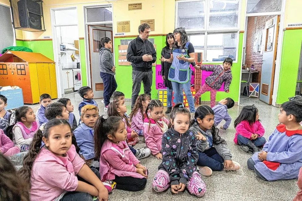 “Estamos comprometidos con la educación de nuestros chicos”, dijo el intendente Luque