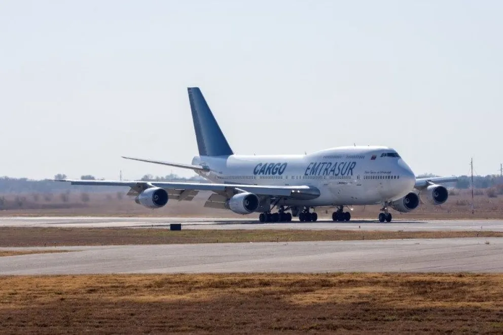 La Justicia ordenó que 12 tripulantes del avión iraní-venezolano puedan salir del país