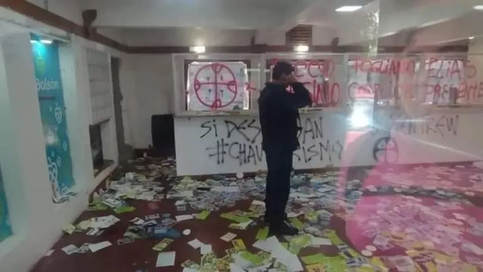 Dos mujeres van a juicio por daños en una oficina de Turismo