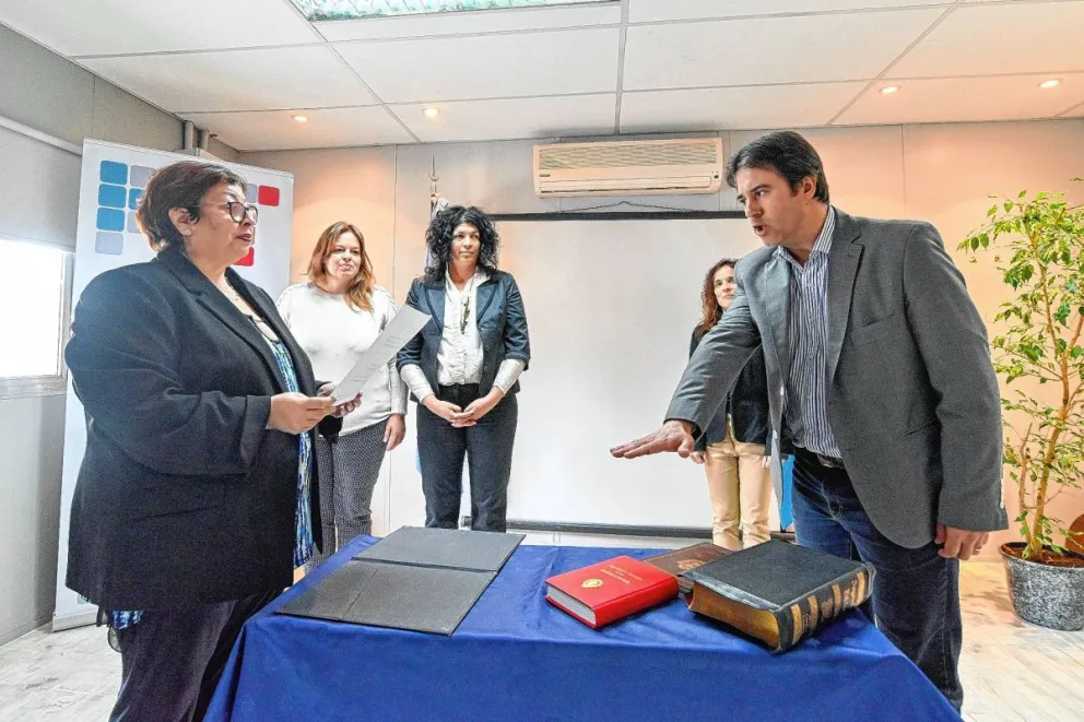 Monasterolo puso en funciones al nuevo subsecretario de Gestión Institucional del Ministerio de Salud