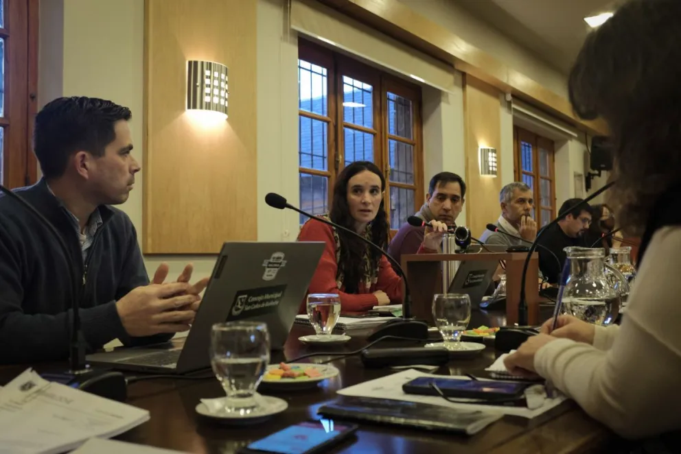 Alud en Huinid: Gennuso debía presentarse en el Concejo pero envió una carta