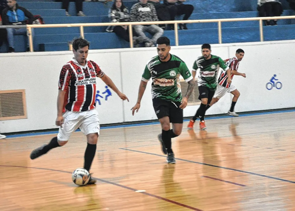 Flamengo y Halcones llegaron al liderazgo