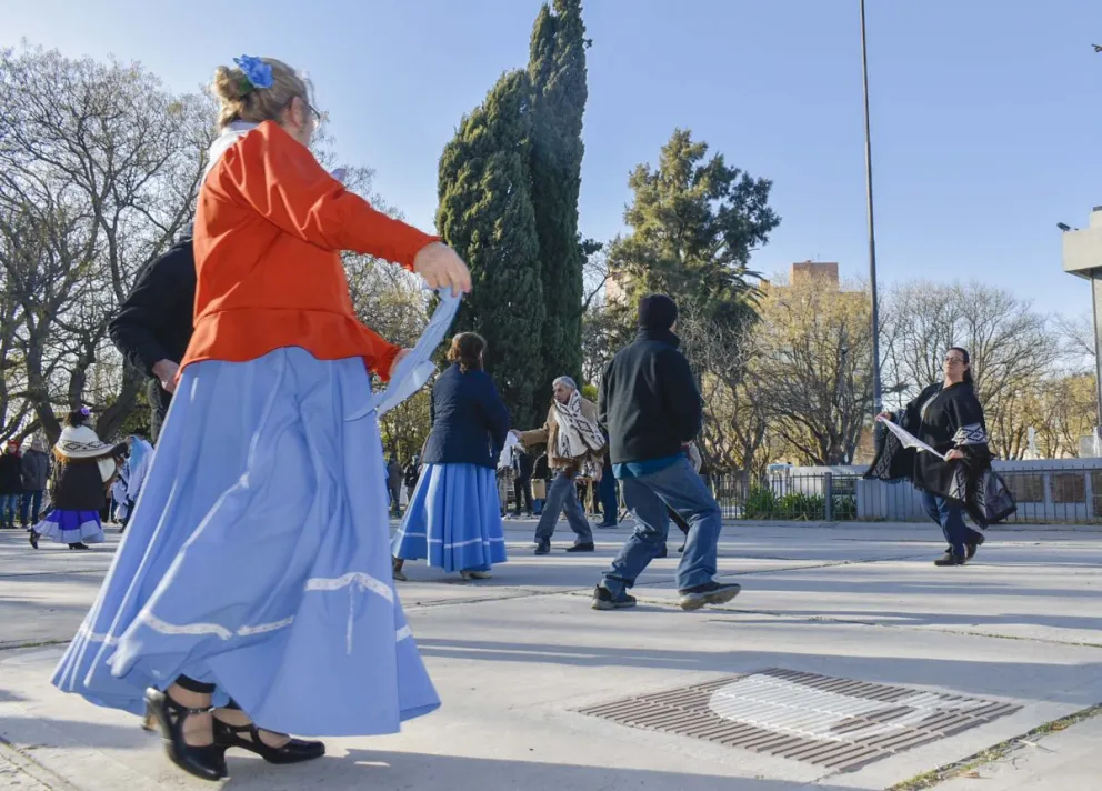 Otros tiempos en la plaza San Martín de la capital rionegrina.