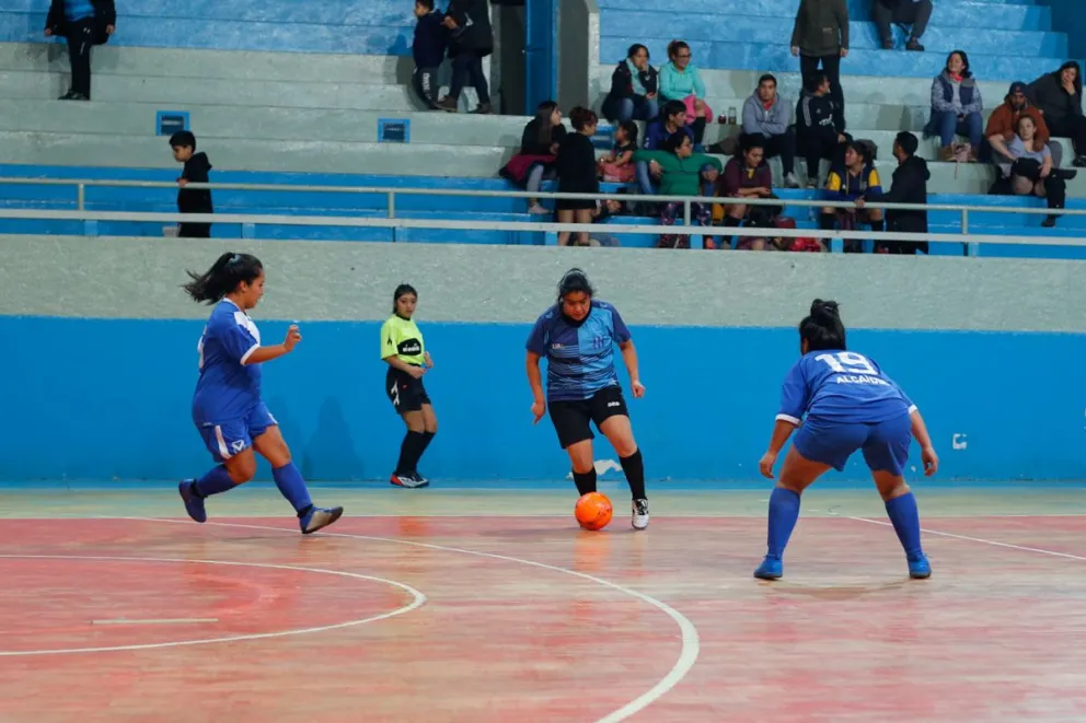 Las mujeres disputaron la sexta fecha del torneo Bety Paz de Valderas