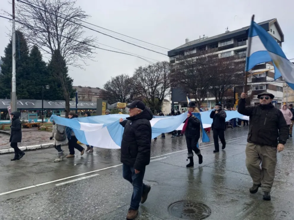 Este Día de la Independencia confluyeron marchas políticas en el Centro Cívico 
