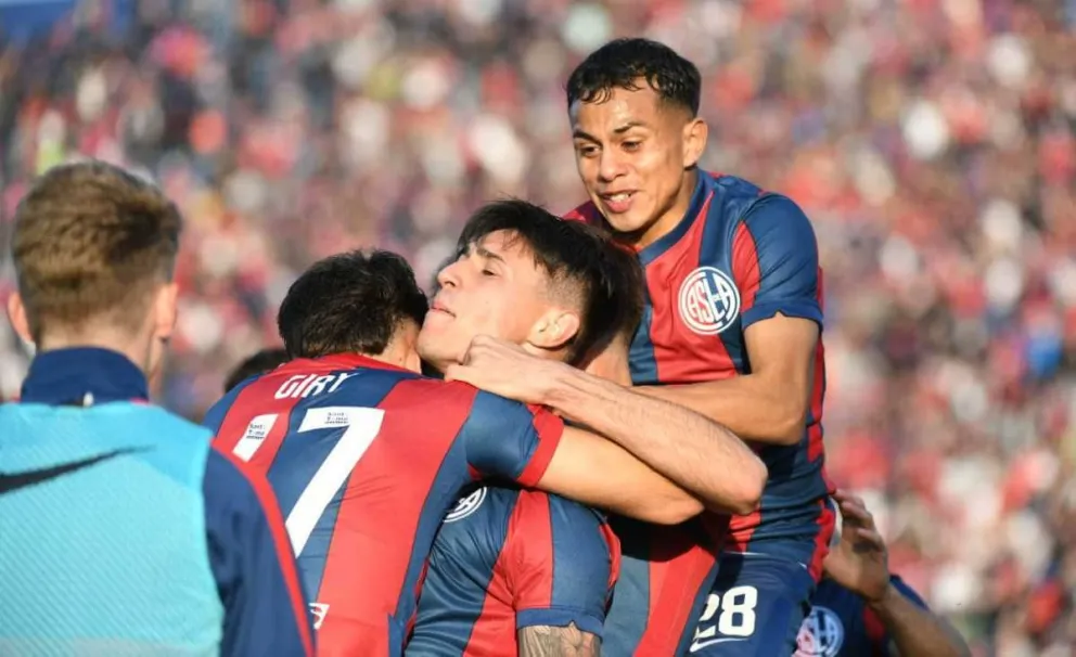 San Lorenzo venció a Boca y profundizó su crisis