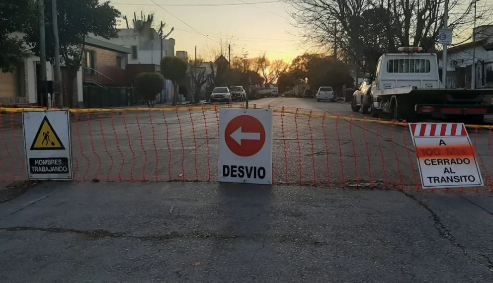 Precaución por corte en la calle Guido