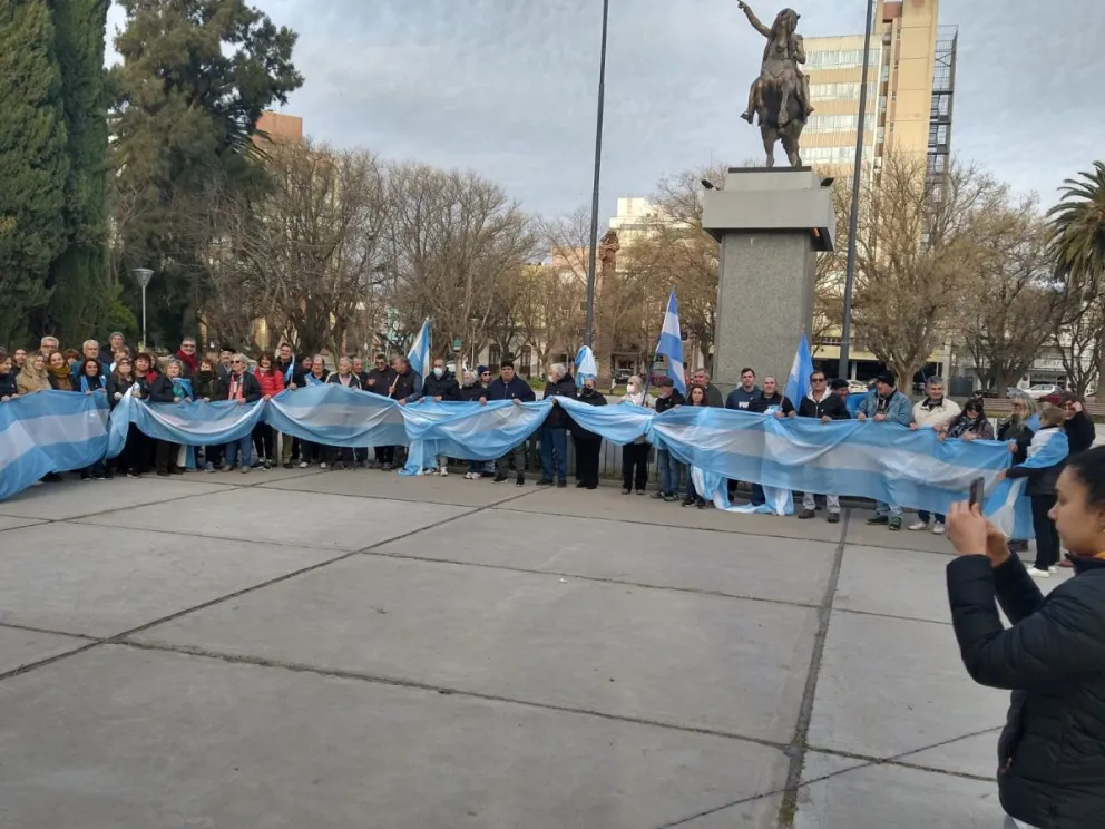 “Que se vayan todos”: la marcha contra el Gobierno Nacional también se sintió en Viedma