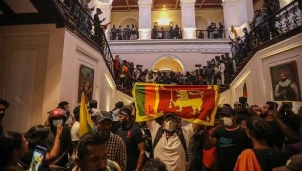 Crisis en Sri Lanka: renunció el presidente y primer ministro tras una jornada de protestas