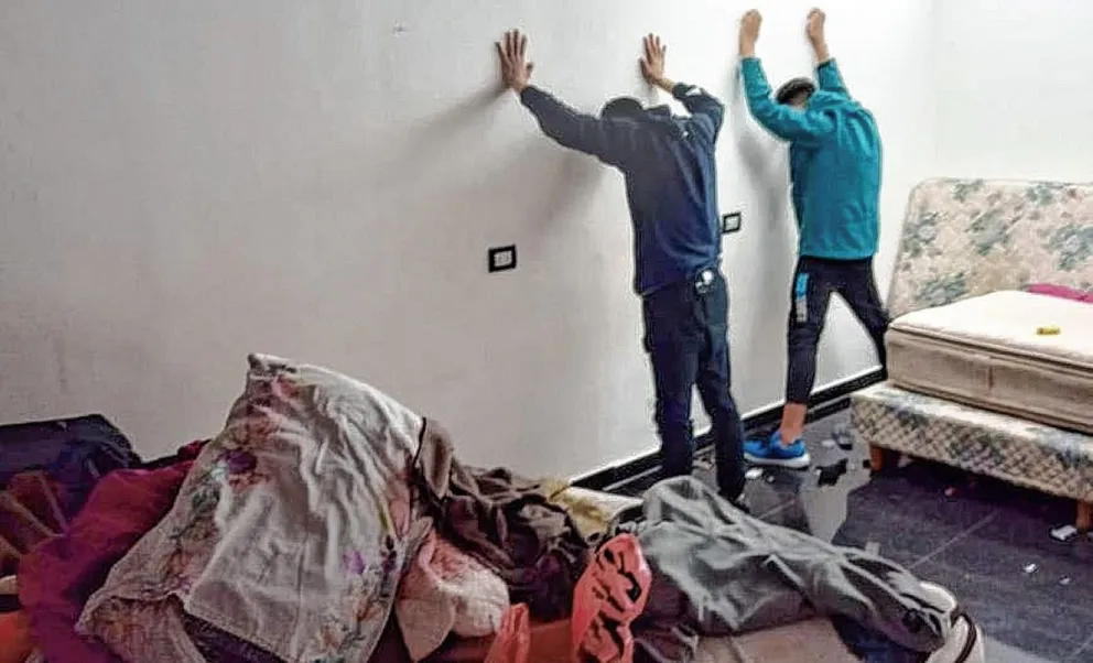 Concurrieron a un hotel por ruidos molestos y encontraron droga y una importante suma de dinero