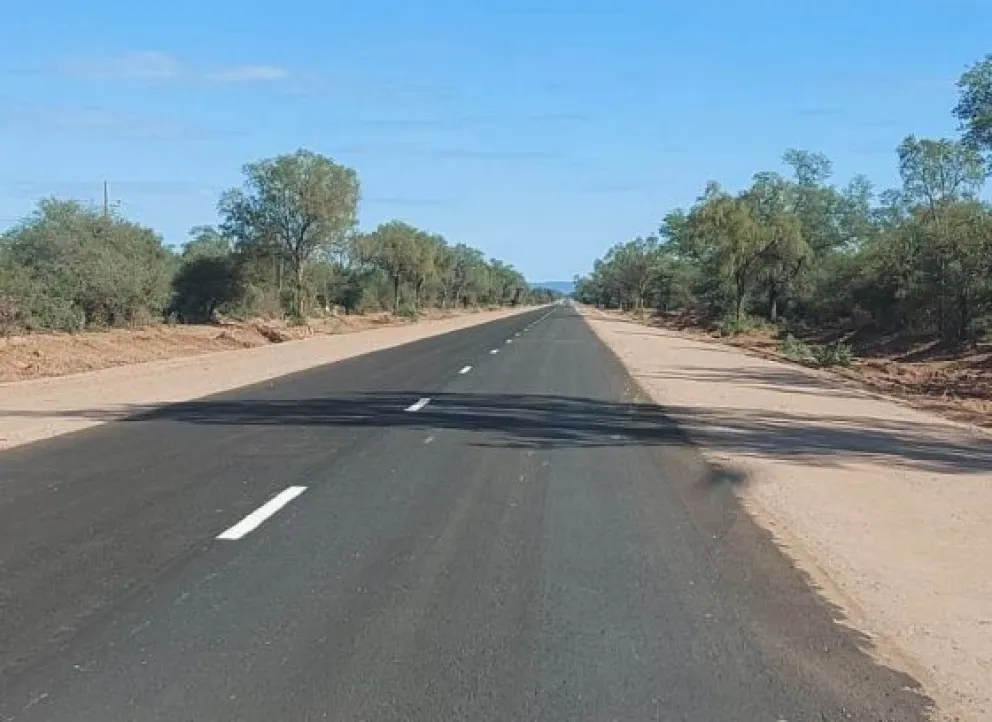 Un camión protagonizó un accidente en la ruta 13