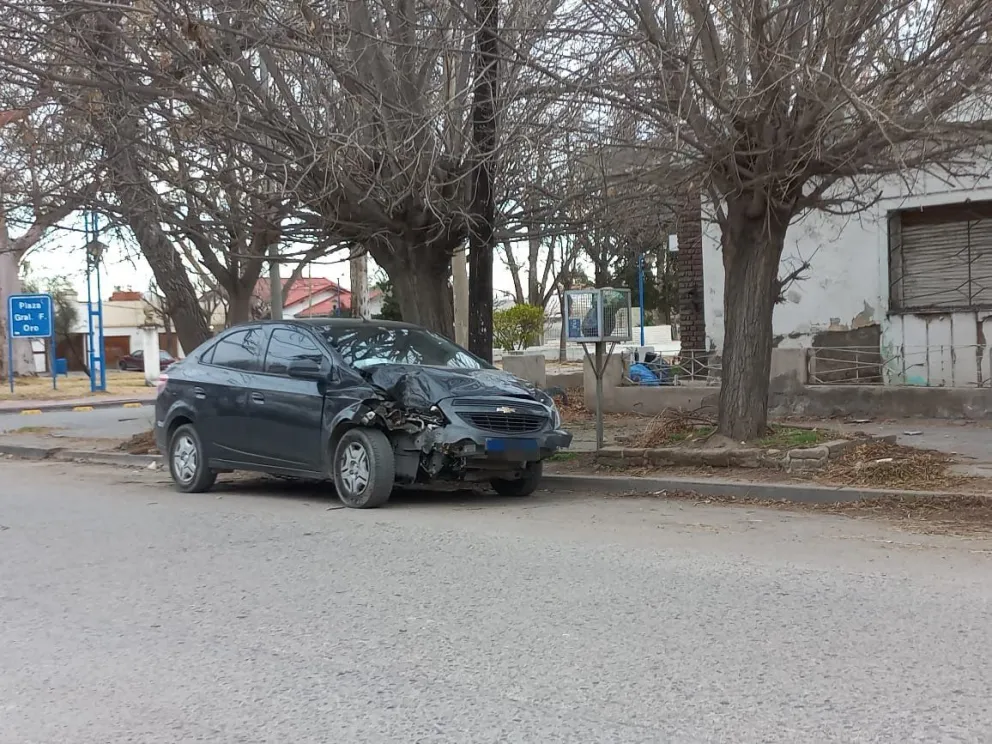Se estampó contra un árbol en horas de la madrugada 