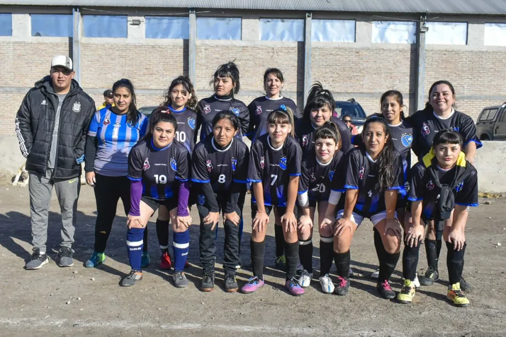 Defensores del Guido apuesta fuerte a su equipo femenino de fútbol: “Buscamos sentido de pertenencia”
