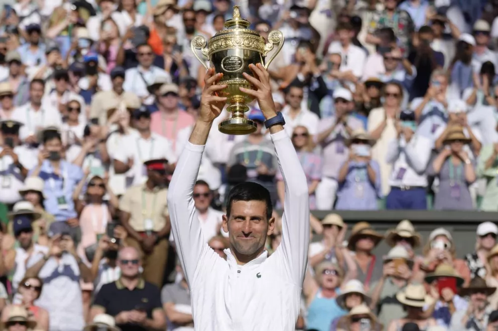 Novak Djokovic venció a Kyrgios y consiguió su séptimo trofeo en Wimbledon