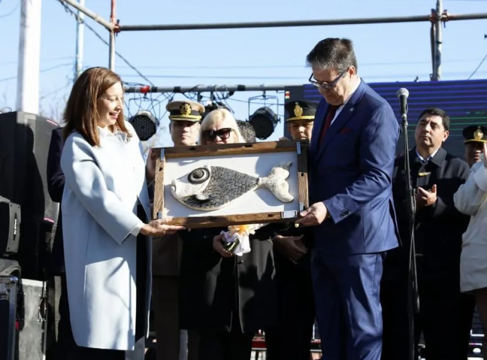 Con un claro mensaje haciendo alusión al futuro “promisorio”, Carreras presidió los actos por el 117° aniversario de San Antonio 