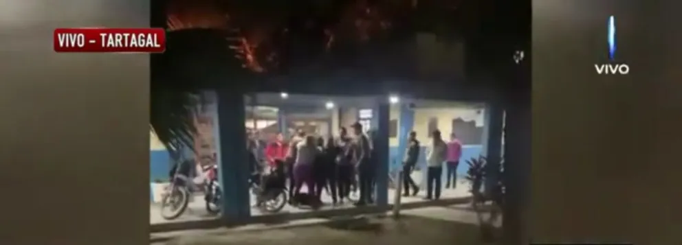 Salteña se violentó contra una estudiante y desató una pelea campal entre familias