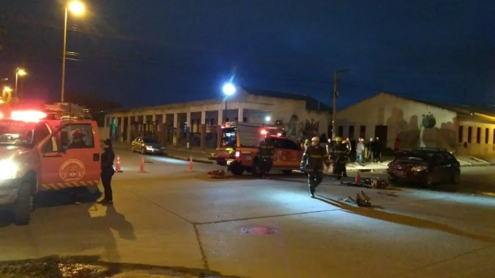 Fuerte colisión en Patagones: una mujer terminó en el hospital Ecay