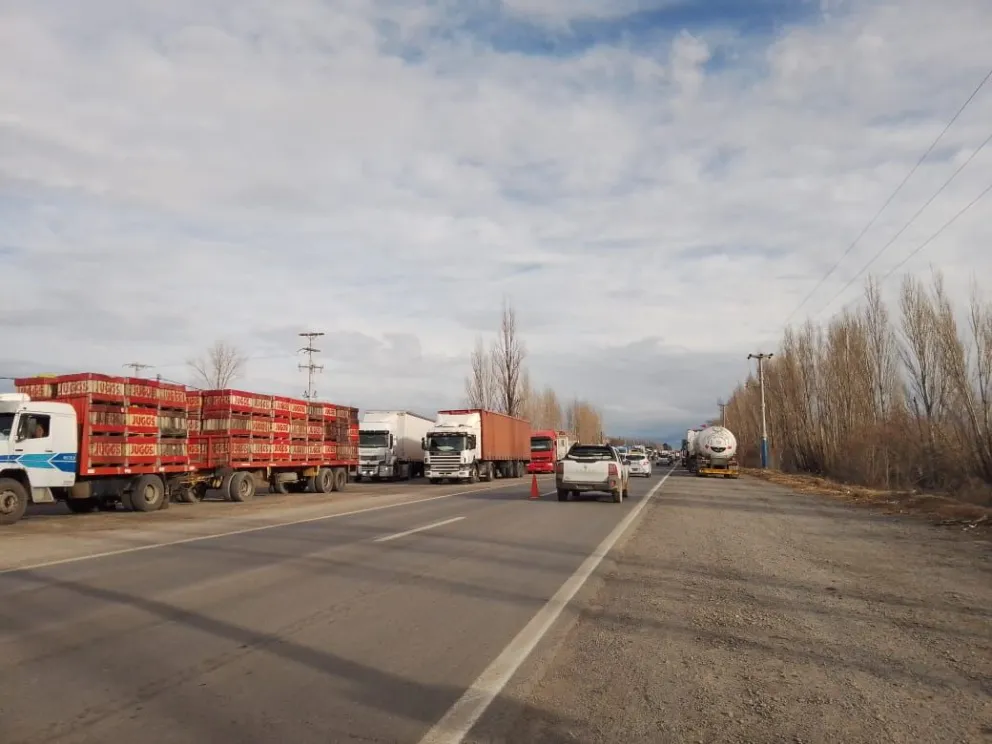 Tránsito con demoras en la zona de rutas 22 y 6 por protesta del transporte