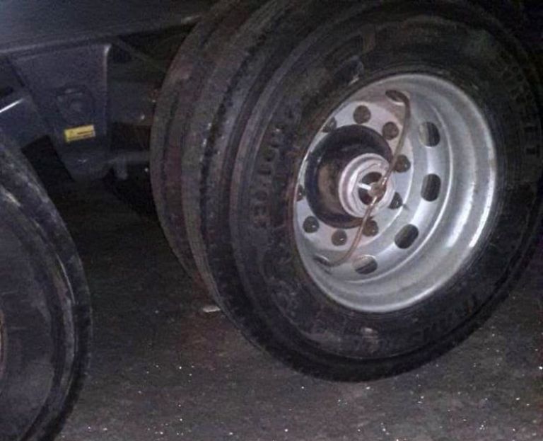 La Policía secuestró  cubiertas de contrabando en Cañada Doce