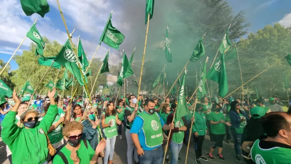 ATE ratifica el bloqueo de rutas en Río Negro para impedir la llegada de Javier Milei a Bariloche