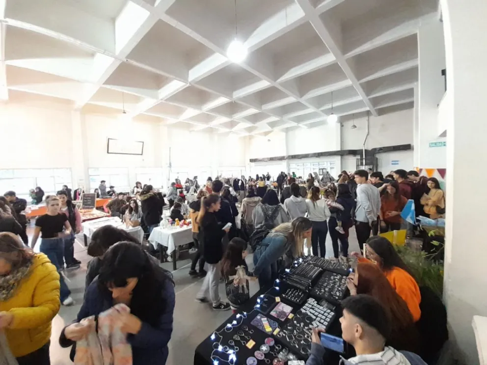 Calentando motores: vuelve la Feria de Artesanos a la Escuela Industrial Viedma