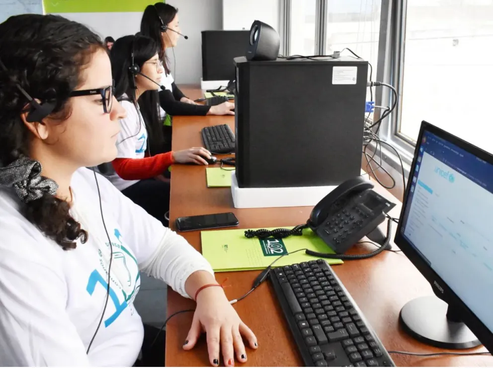 La Línea 102 abre por 24 horas para atender emergencias de niñas, niños y adolescentes