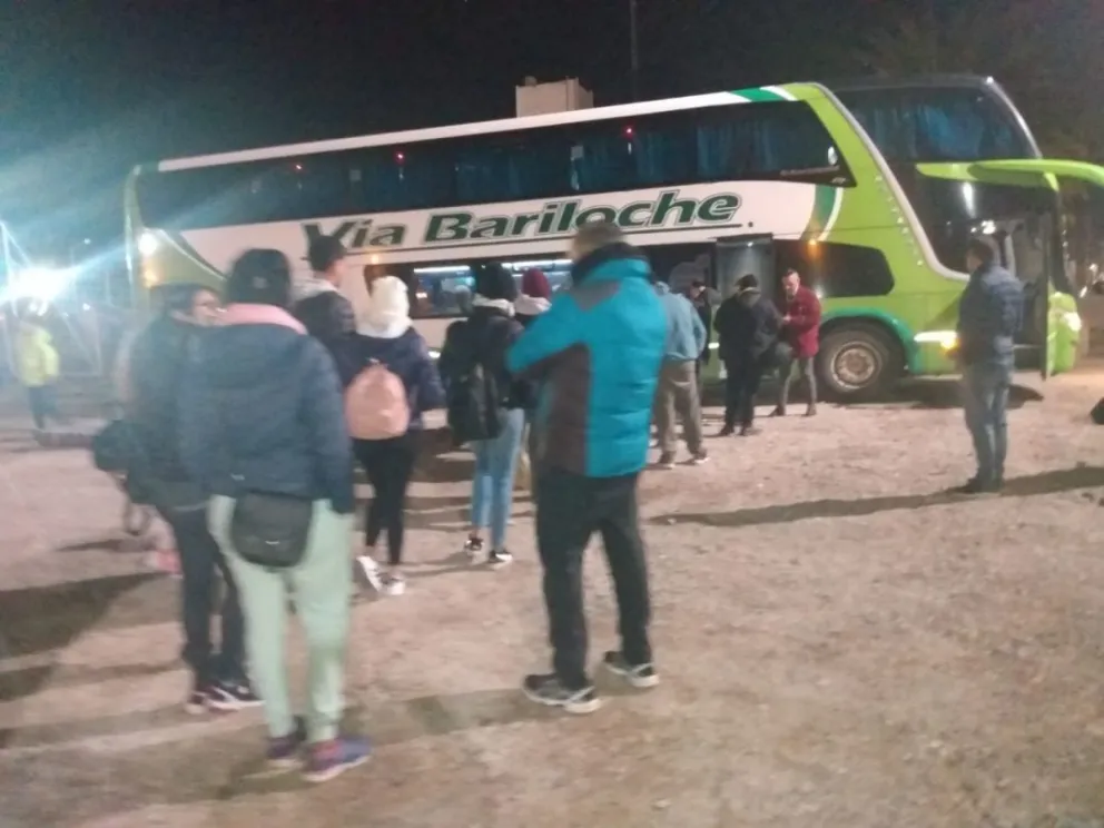 Receso invernal y éxodo viedmense se observó en la terminal de ómnibus