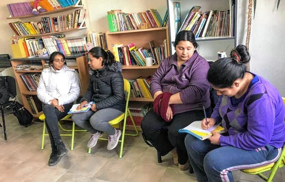 Capacitaciones de profesionales del SAVD a integrantes de “Juntos por un corazoncito feliz”