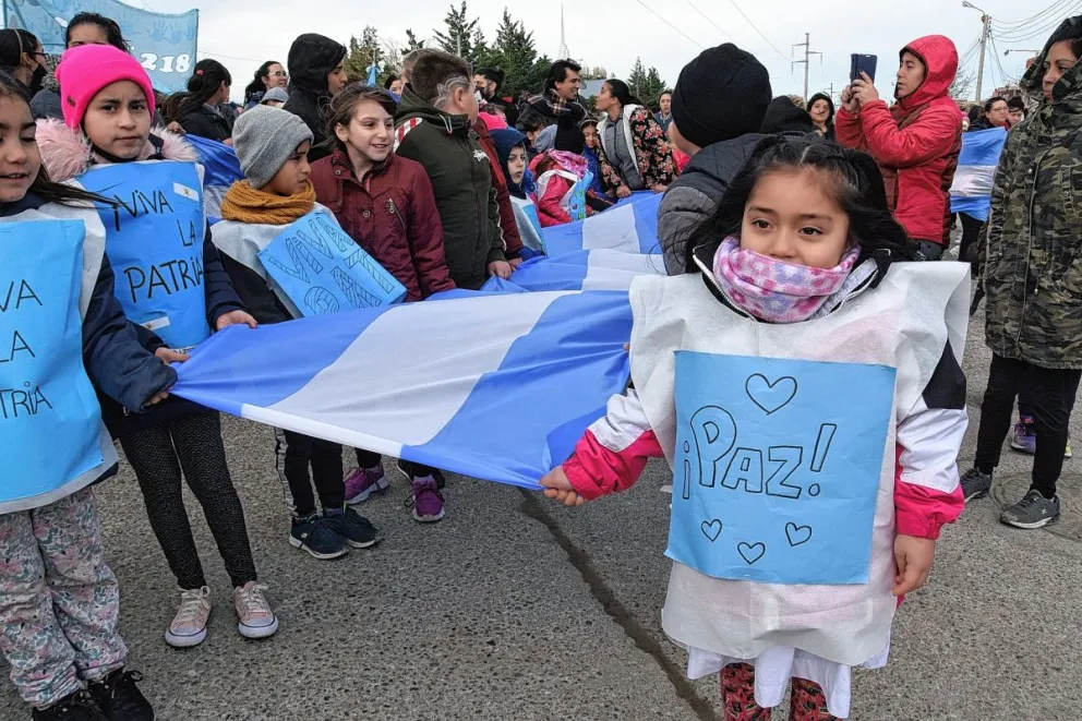 El barrio Máximo Abásolo festejó el Día de la Independencia con un desfile