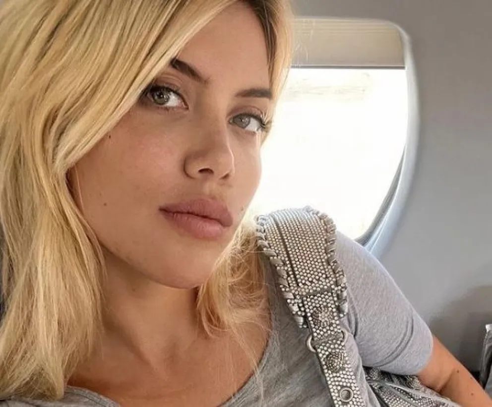 Cuánto cuesta el bolso que lució Wanda Nara en su último vuelo privado